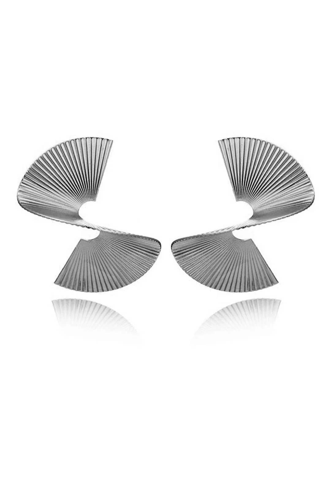 Pleated Metal Earrings - Image 4