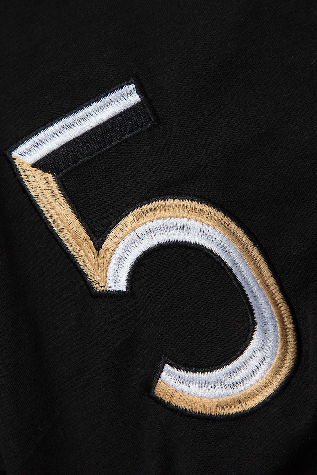 Number 5 Embroidered Knot Hem T-shirt - Image 8